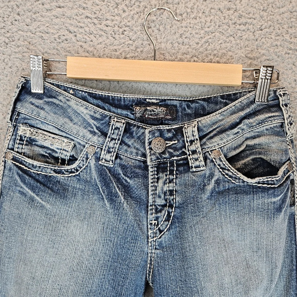Silver Jeans Womens Sz 28x31 Suki Flap Pocket Stitching Silver Button Med Wash - Picture 2 of 14